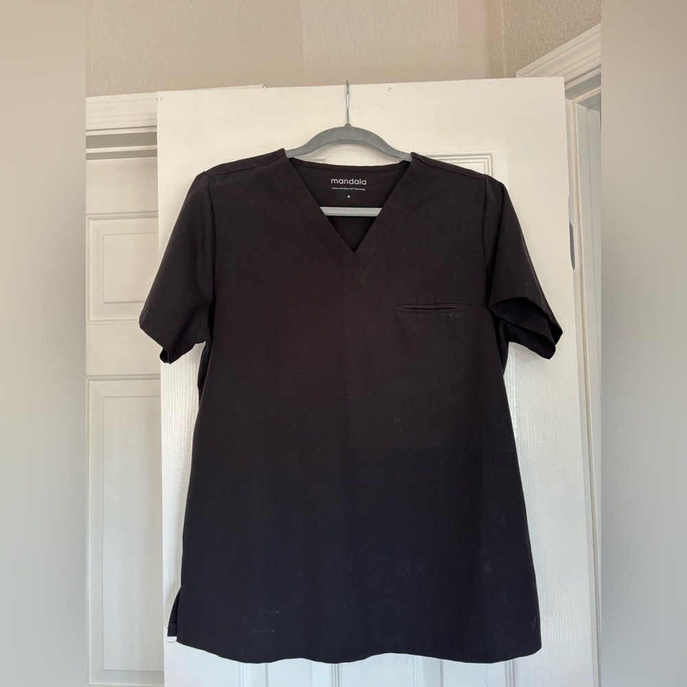 Mandala Women's Black V-Neck Scrub Top